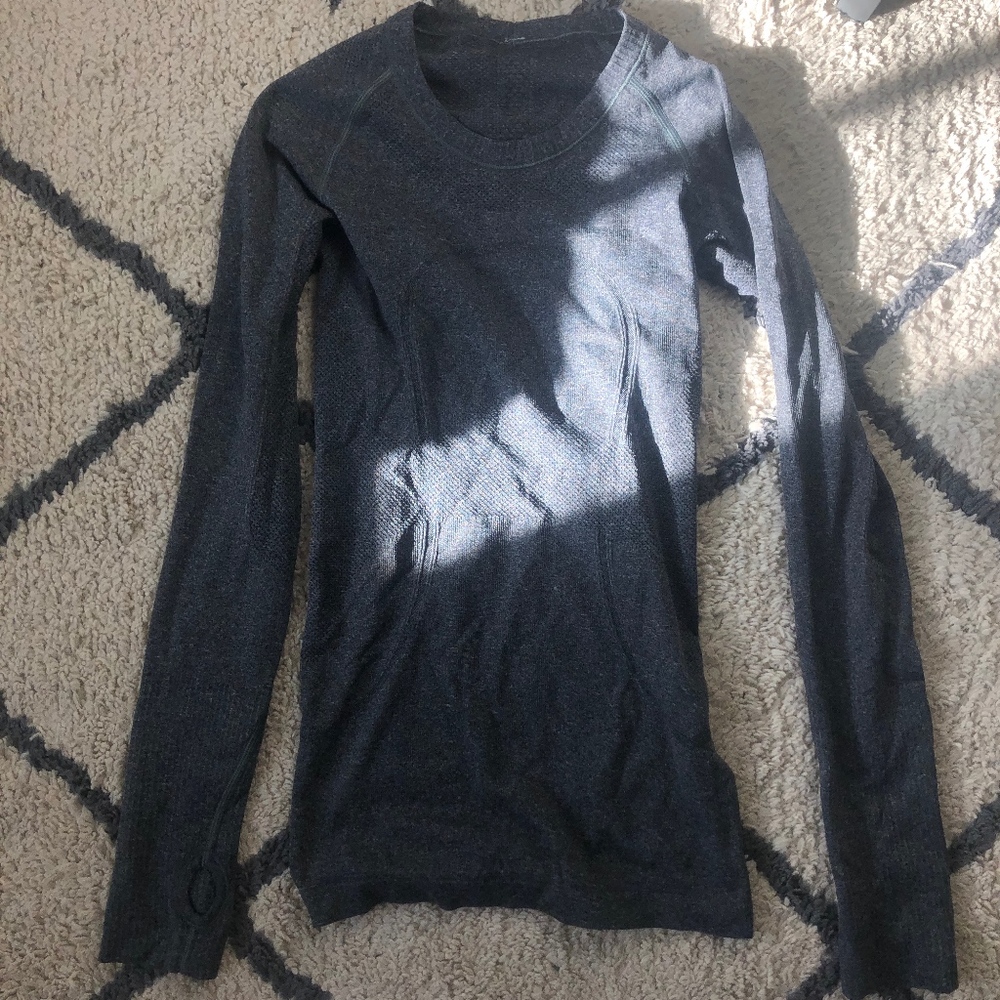 Long-Sleeved Gray Lululemon Shirt